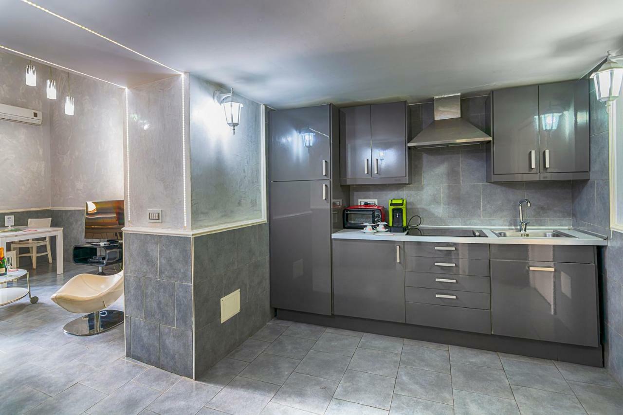 Suite Apartments Angioini Nápoles Exterior foto