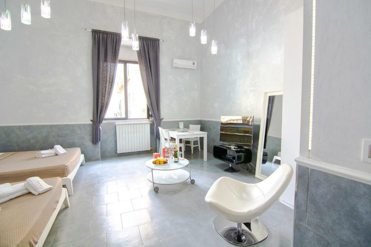 Suite Apartments Angioini Nápoles Exterior foto
